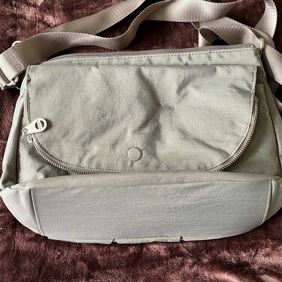 Baggallini shoulder bag, like new - Picture 4 of 8